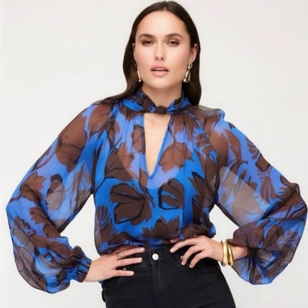 NWT Fifteen Twenty Alana Keyhole Blouse M Blue Black Floral Sheer Keyhole Top